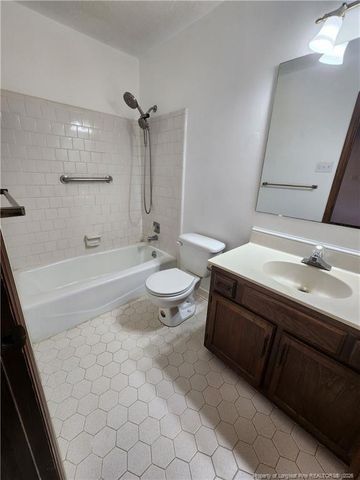 6871 S STAFF Road, Fayetteville, NC 28306