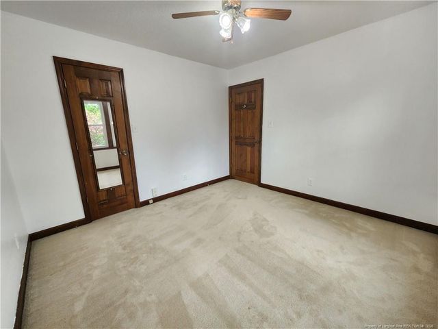6871 S STAFF Road, Fayetteville, NC 28306