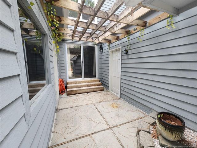 6871 S STAFF Road, Fayetteville, NC 28306