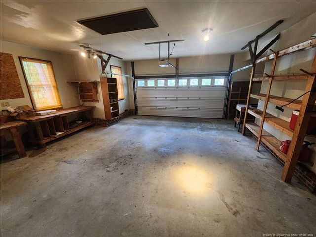 6871 S STAFF Road, Fayetteville, NC 28306