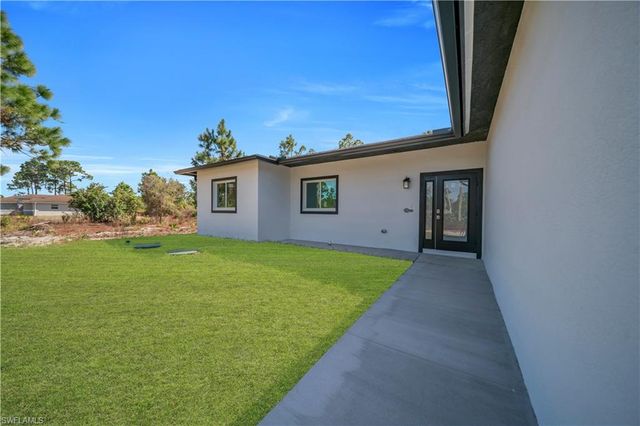 828 Genoa AVE S, Lehigh Acres, FL 33974