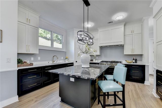 1238 Bloomsbury Lane, Gainesville, GA 30501