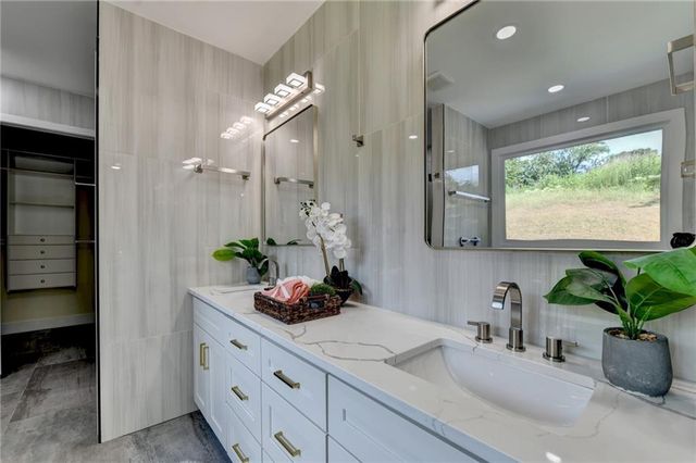 1238 Bloomsbury Lane, Gainesville, GA 30501