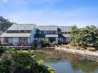 180 Se HIGHWAY 101 17, Lincoln City, OR 97367
