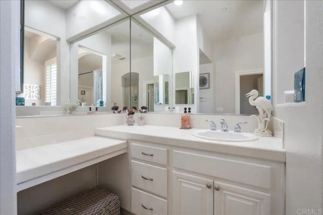 1089 Inverlochy Drive, Fallbrook, CA 92028