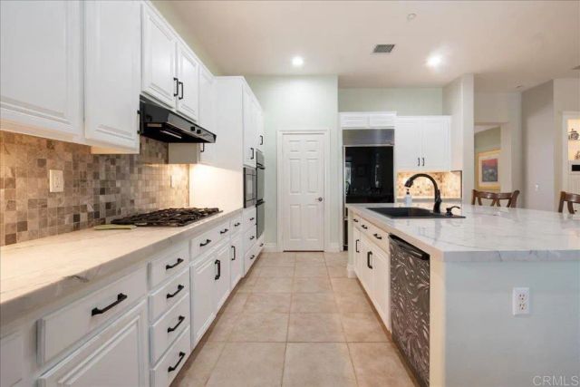 1089 Inverlochy Drive, Fallbrook, CA 92028