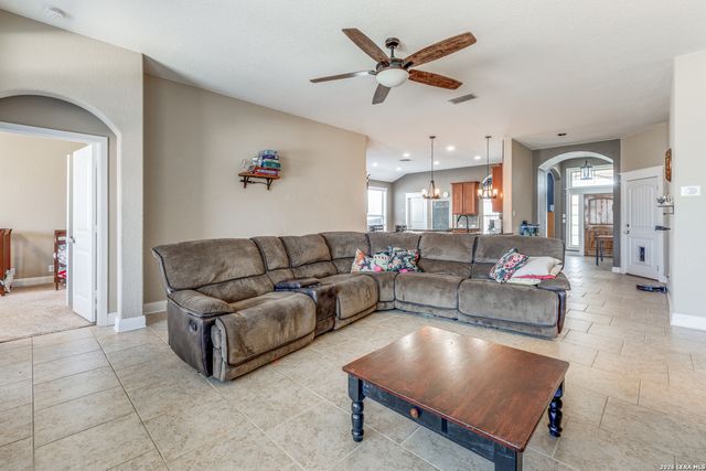 1620 Sun Ledge, New Braunfels, TX 78130