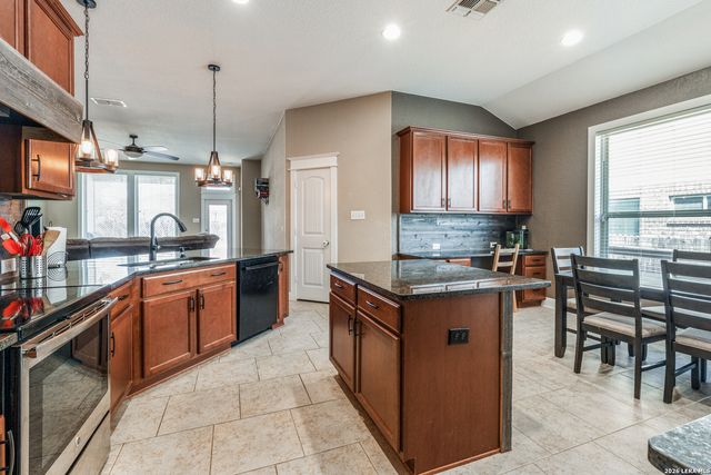 1620 Sun Ledge, New Braunfels, TX 78130