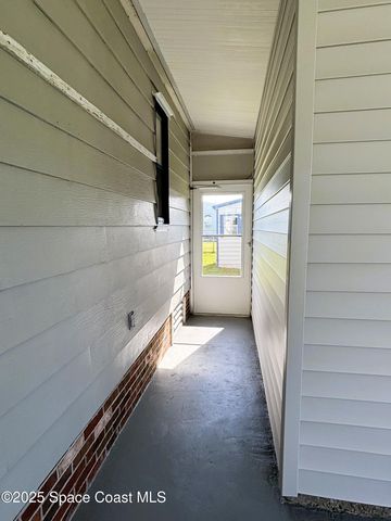 1925 Live Oak Street NE, Palm Bay, FL 32905