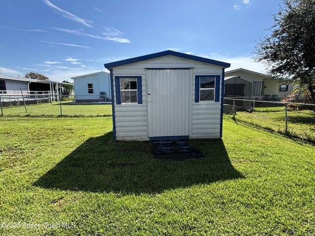 1925 Live Oak Street NE, Palm Bay, FL 32905