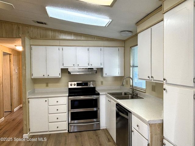 1925 Live Oak Street NE, Palm Bay, FL 32905