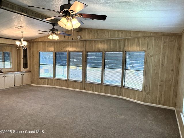 1925 Live Oak Street NE, Palm Bay, FL 32905