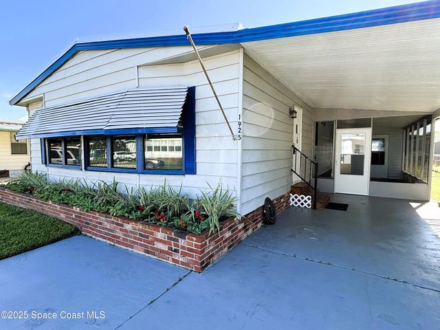 1925 Live Oak Street NE, Palm Bay, FL 32905
