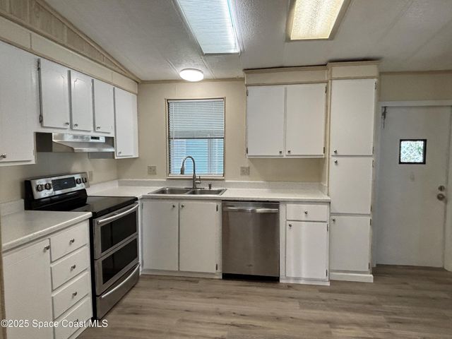 1925 Live Oak Street NE, Palm Bay, FL 32905