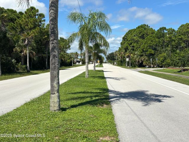 1925 Live Oak Street NE, Palm Bay, FL 32905