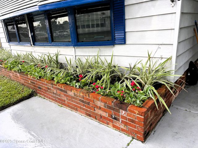 1925 Live Oak Street NE, Palm Bay, FL 32905