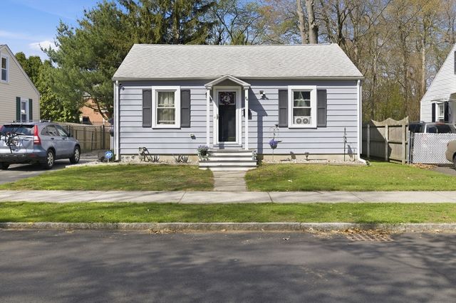 74 Gilman St, Springfield, MA 01118