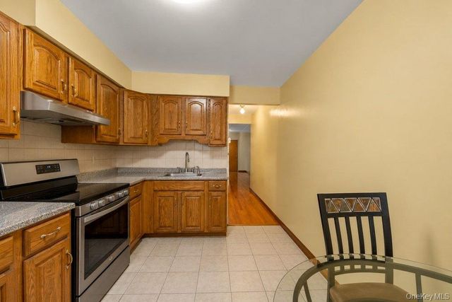 868 E 216th Street, Bronx, NY 10467