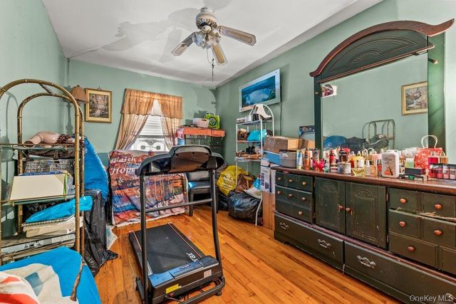 868 E 216th Street, Bronx, NY 10467