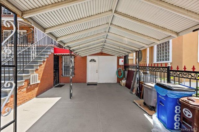 868 E 216th Street, Bronx, NY 10467