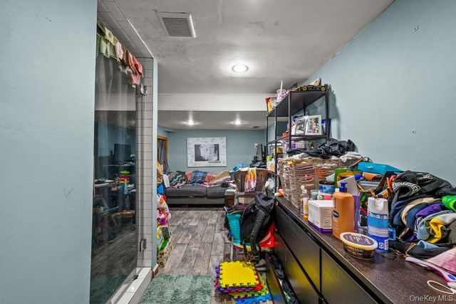 868 E 216th Street, Bronx, NY 10467