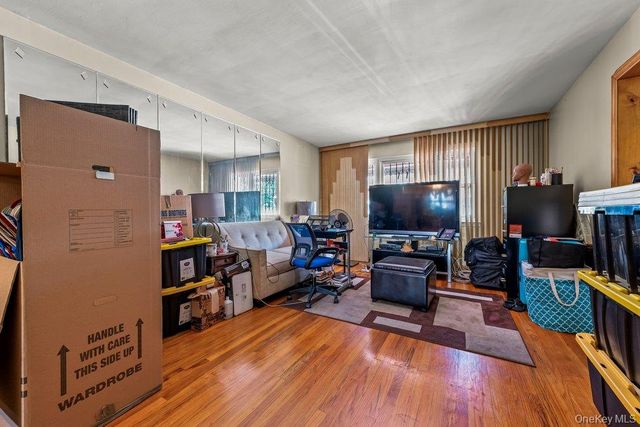 868 E 216th Street, Bronx, NY 10467