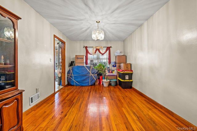 868 E 216th Street, Bronx, NY 10467