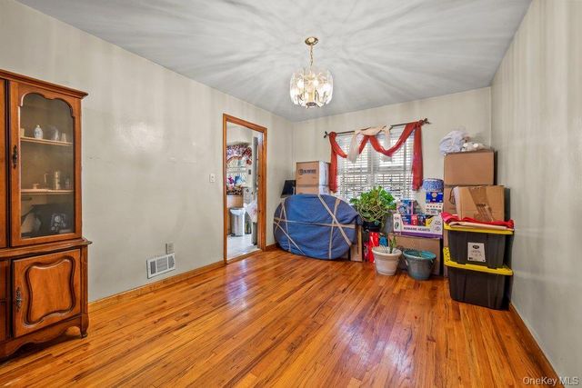 868 E 216th Street, Bronx, NY 10467