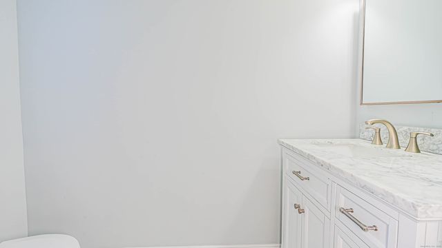 206 Huntington Turnpike, Bridgeport, CT 06610