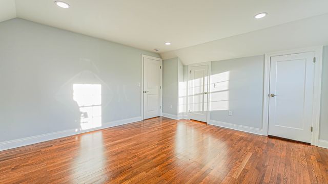 206 Huntington Turnpike, Bridgeport, CT 06610