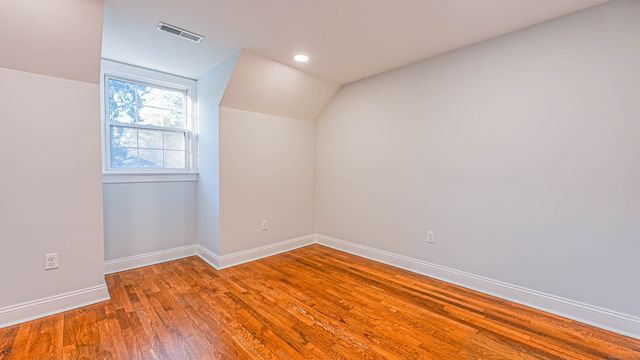 206 Huntington Turnpike, Bridgeport, CT 06610