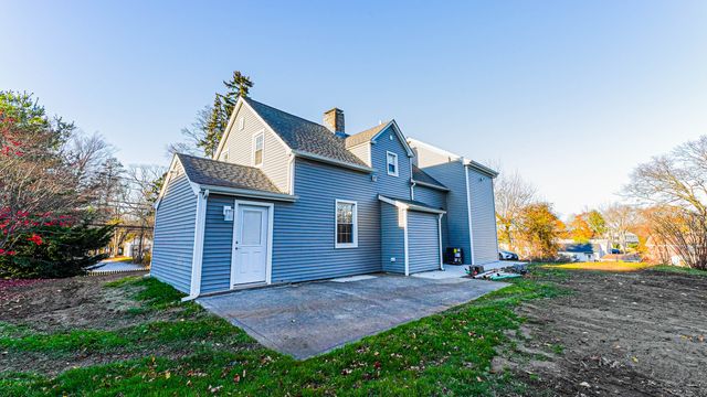 206 Huntington Turnpike, Bridgeport, CT 06610