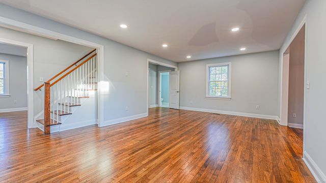 206 Huntington Turnpike, Bridgeport, CT 06610