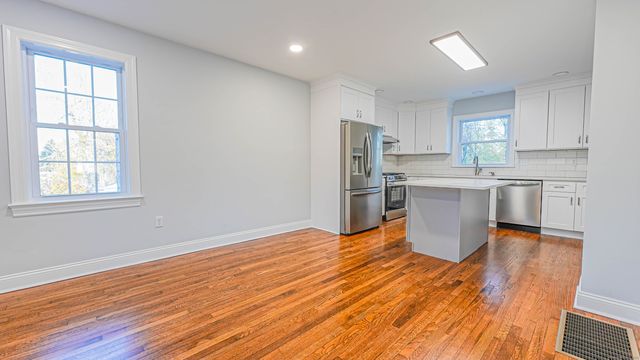 206 Huntington Turnpike, Bridgeport, CT 06610