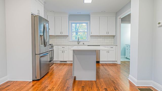 206 Huntington Turnpike, Bridgeport, CT 06610