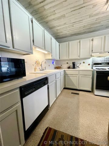 3522 W 42nd Place, Tulsa, OK 74107