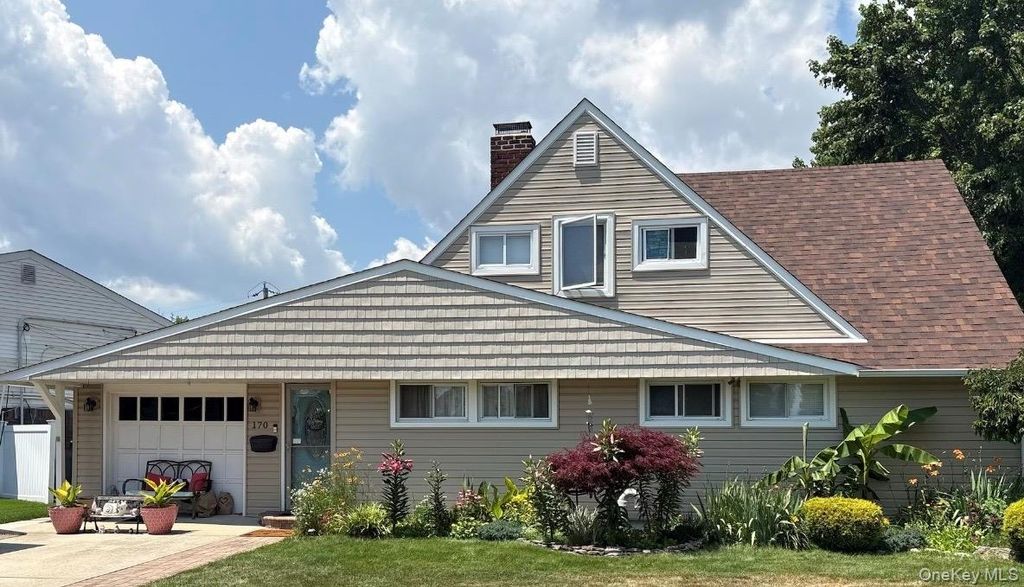 170 Tardy Lane S, Wantagh, NY 11793