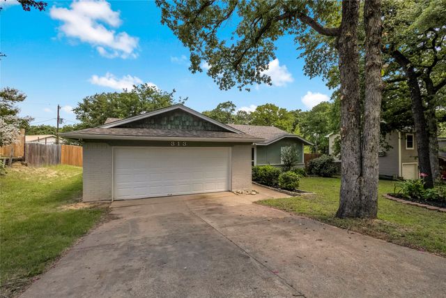 313 High Crest Drive, Azle, TX 76020