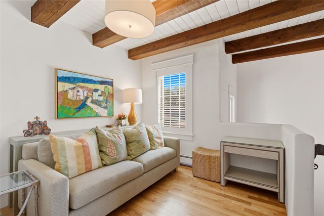 314 Artist Road 3, Santa Fe, NM 87501
