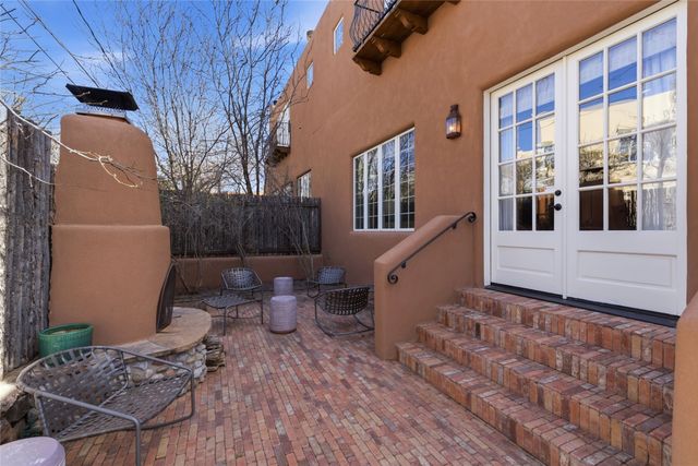 314 Artist Road 3, Santa Fe, NM 87501