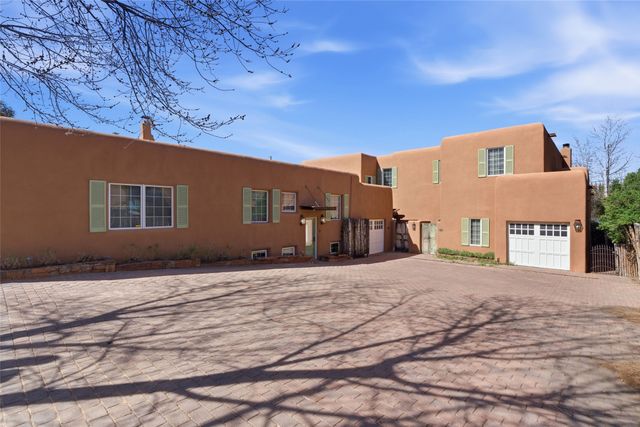 314 Artist Road 3, Santa Fe, NM 87501