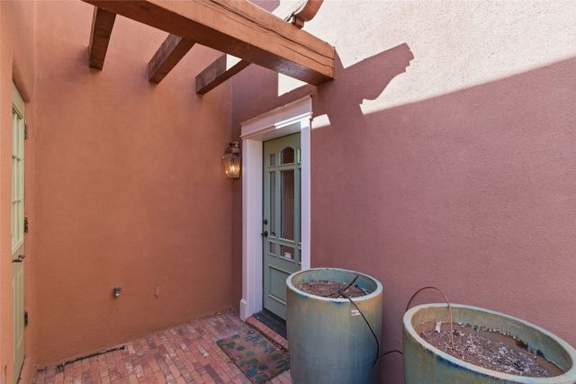 314 Artist Road 3, Santa Fe, NM 87501
