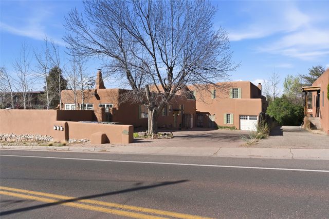 314 Artist Road 3, Santa Fe, NM 87501