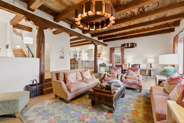 314 Artist Road 3, Santa Fe, NM 87501