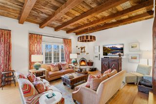 314 Artist Road 3, Santa Fe, NM 87501