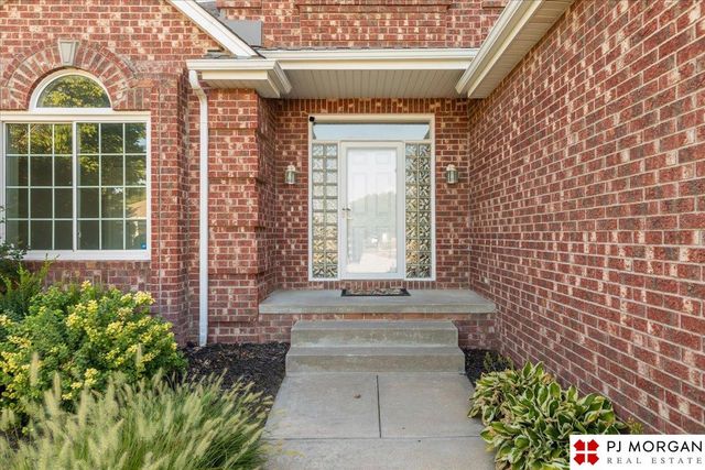 9930 S 172nd Circle, Omaha, NE 68136