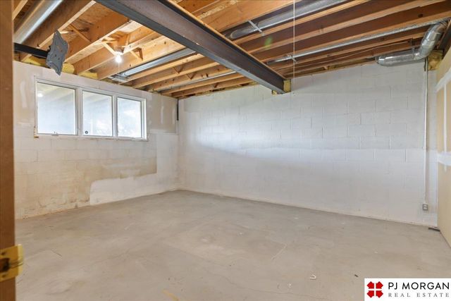 9930 S 172nd Circle, Omaha, NE 68136