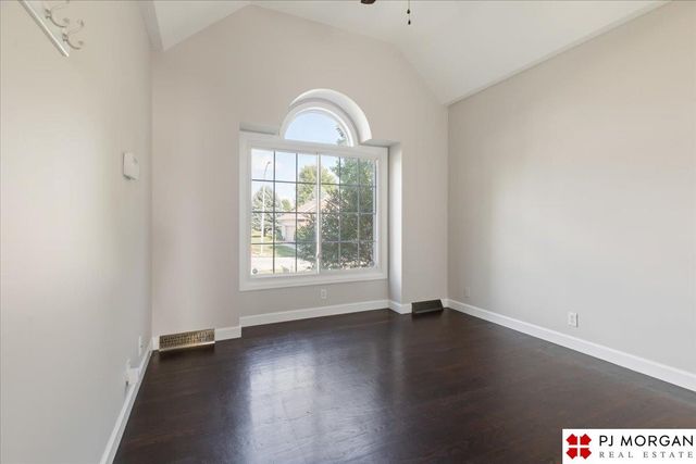 9930 S 172nd Circle, Omaha, NE 68136