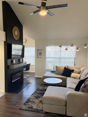 600 E BRIARSPRINGS CIR, Midvale, UT 84047