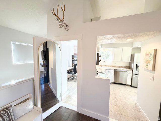 600 E BRIARSPRINGS CIR, Midvale, UT 84047